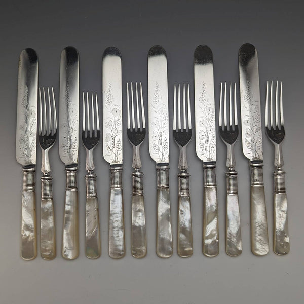 英國古董白色蝴蝶殼手柄甜品餐具 6 對布盒套裝